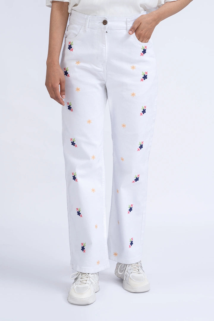 Embroidered Relax Straight Fit Jeans
