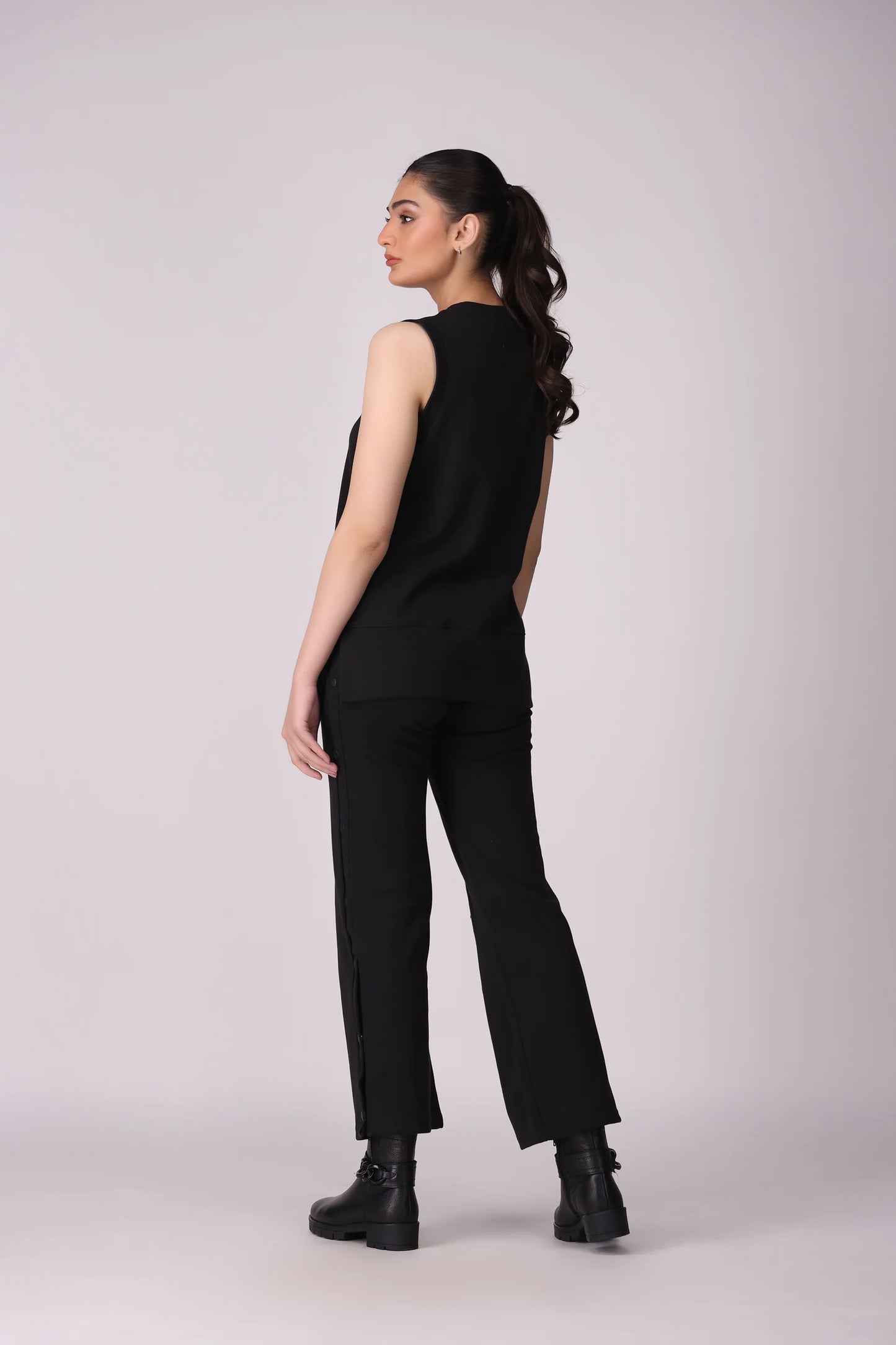 Sleeveless T-Shirt - Cougar Clothing