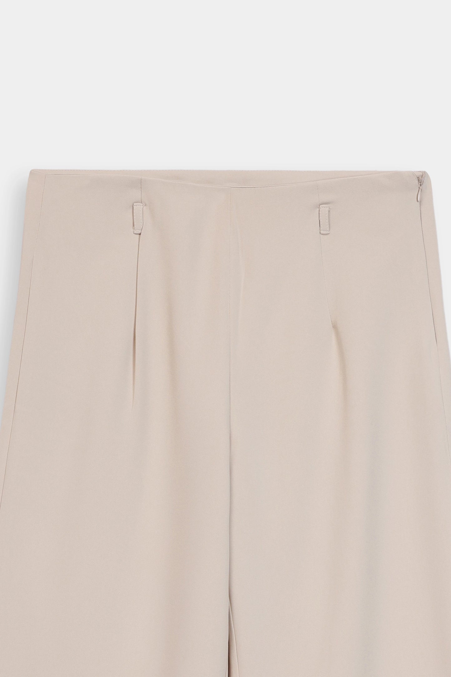 Loose Fit Pleated Trousers