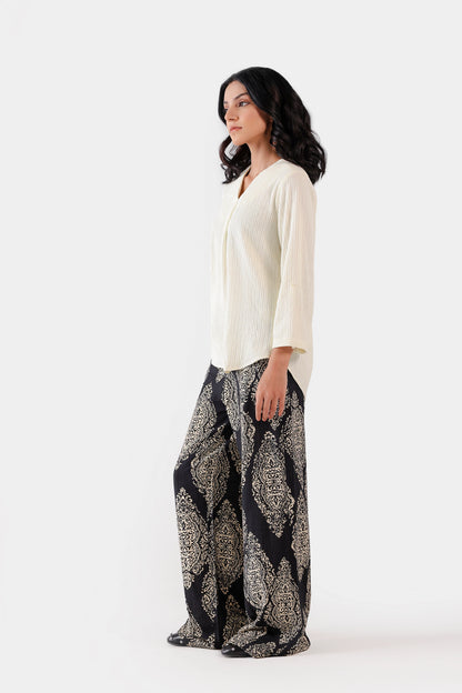 Textured V-neck Top - Cougar Clothing