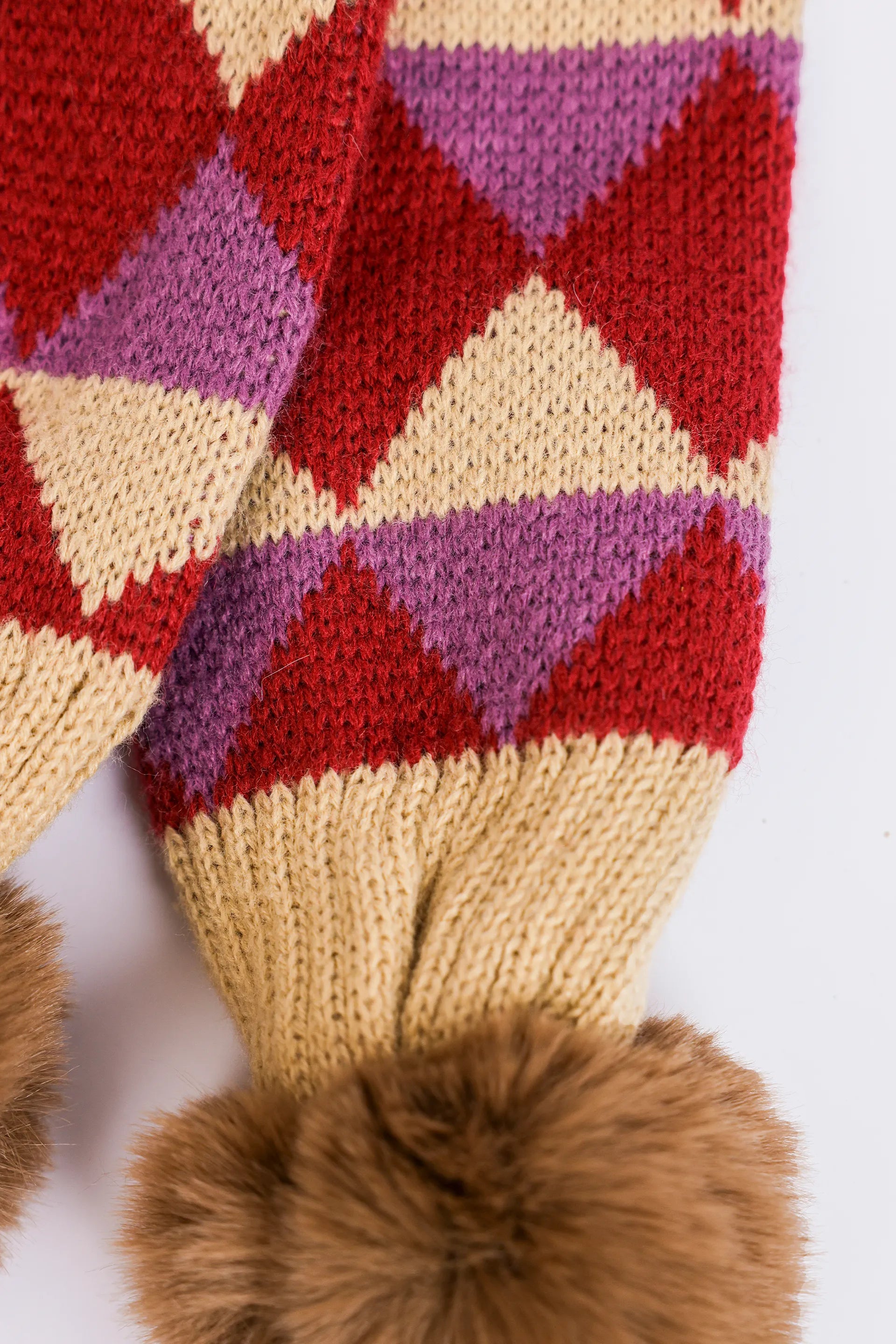 Diamond Pattern Cross Scarf - Cougar Clothing