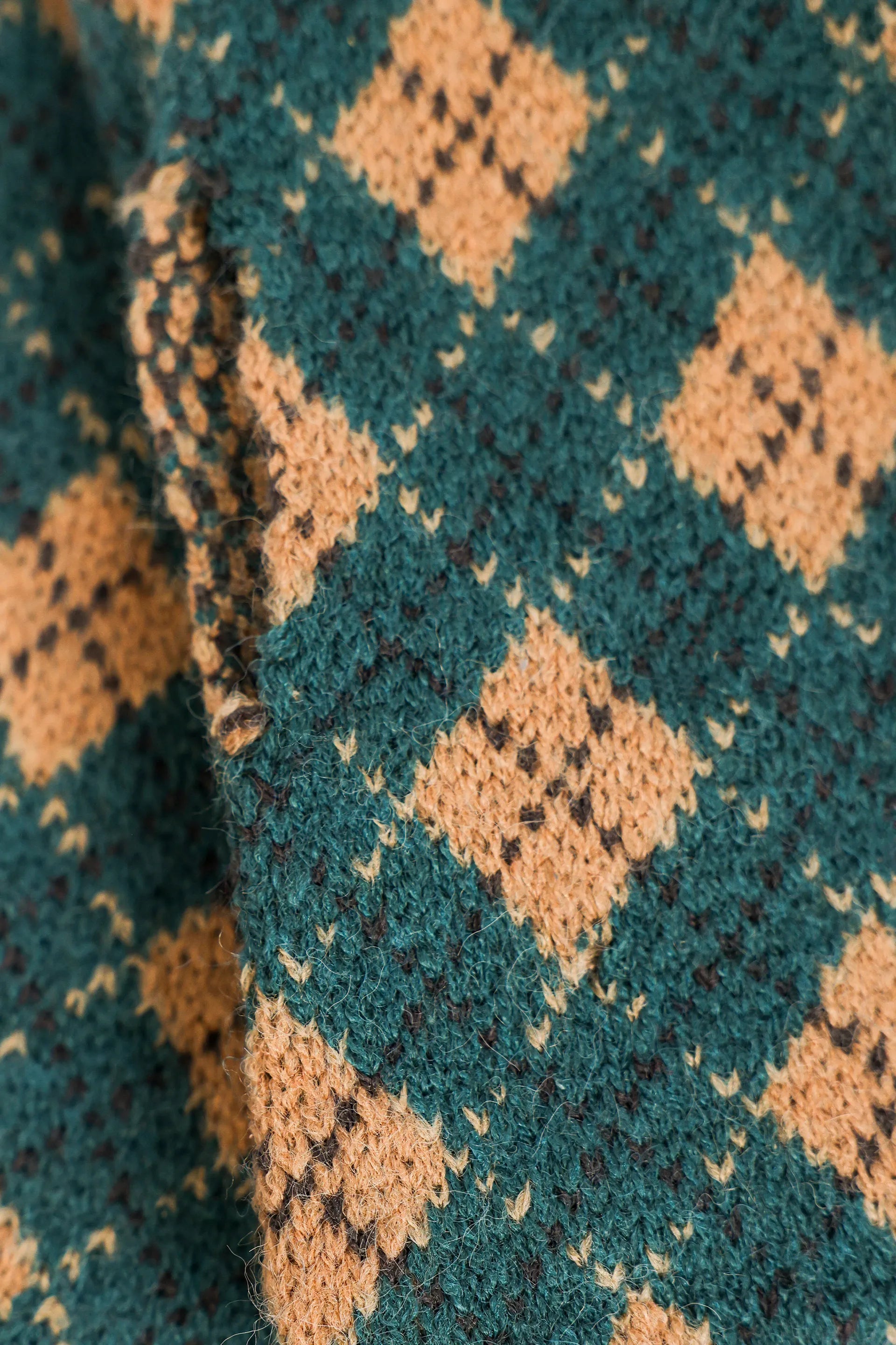 Checkered Cross Scarf - Cougar Clothing