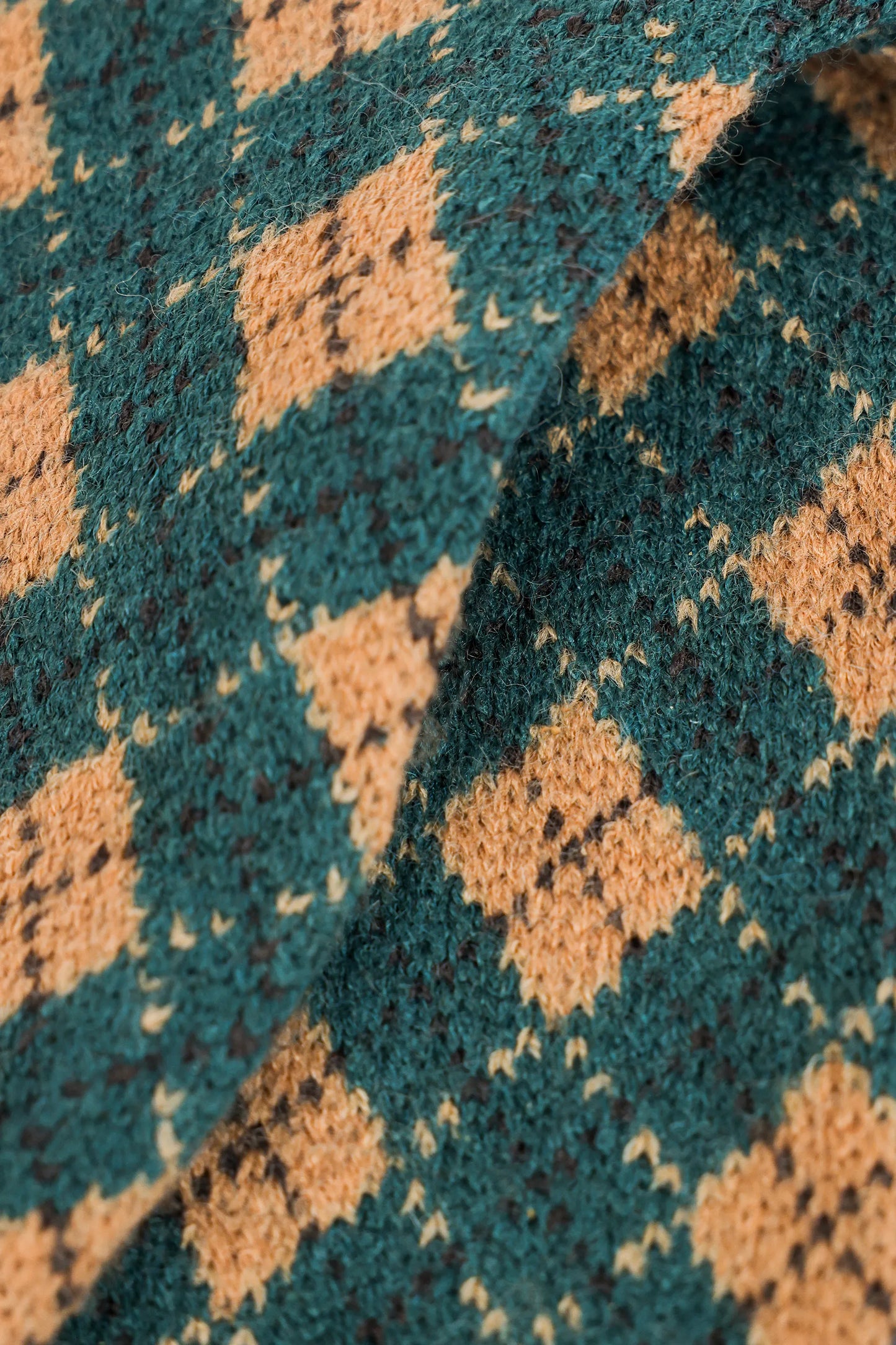 Checkered Cross Scarf - Cougar Clothing