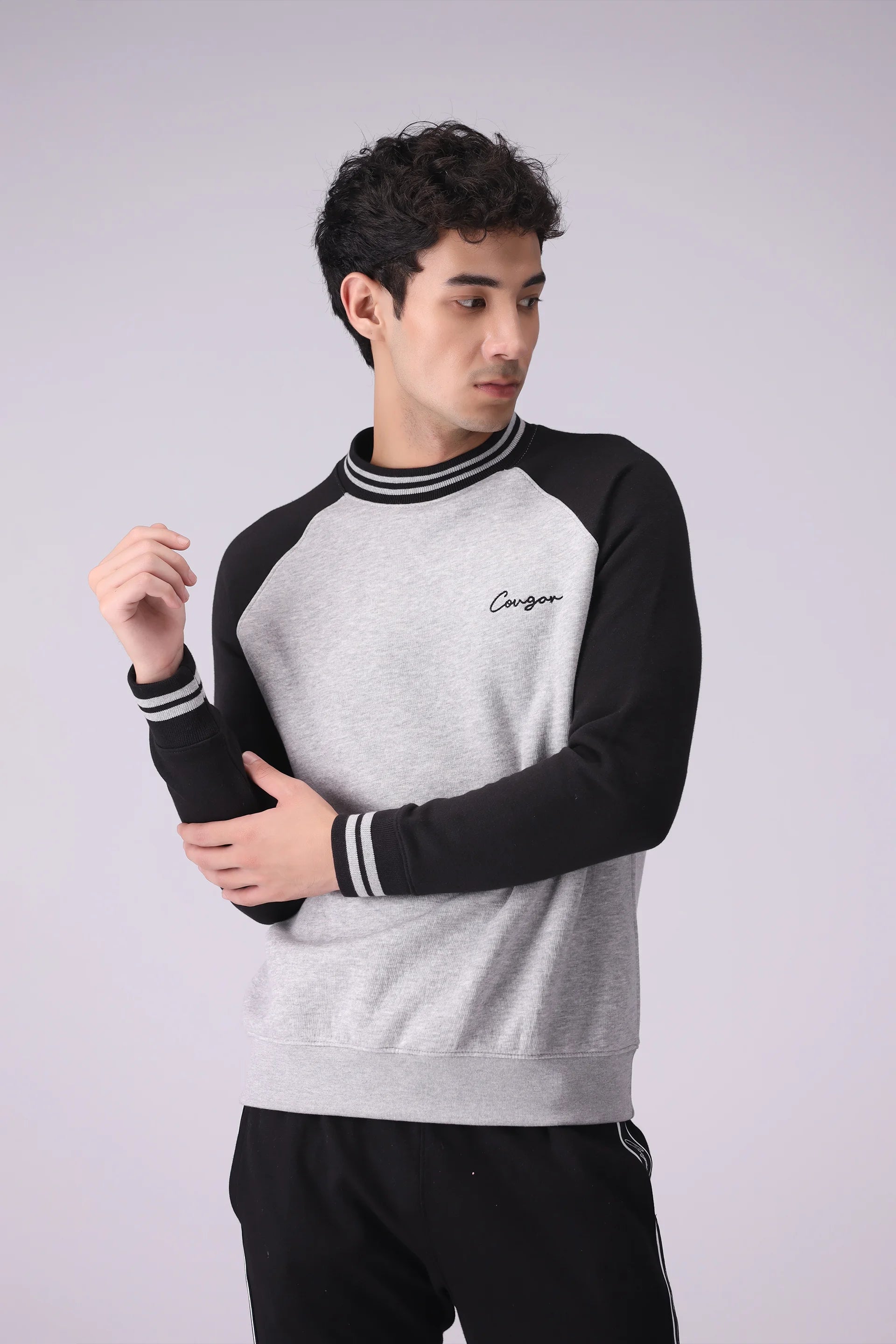 Raglan Sleeves Sweatshirt